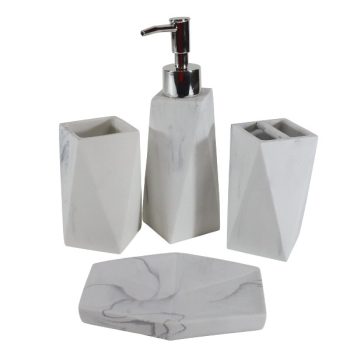 Set De Baño De 4 Piezas White Con Diseno Geometrico Y Detalles Silver /Cod. 218-8070-5-68